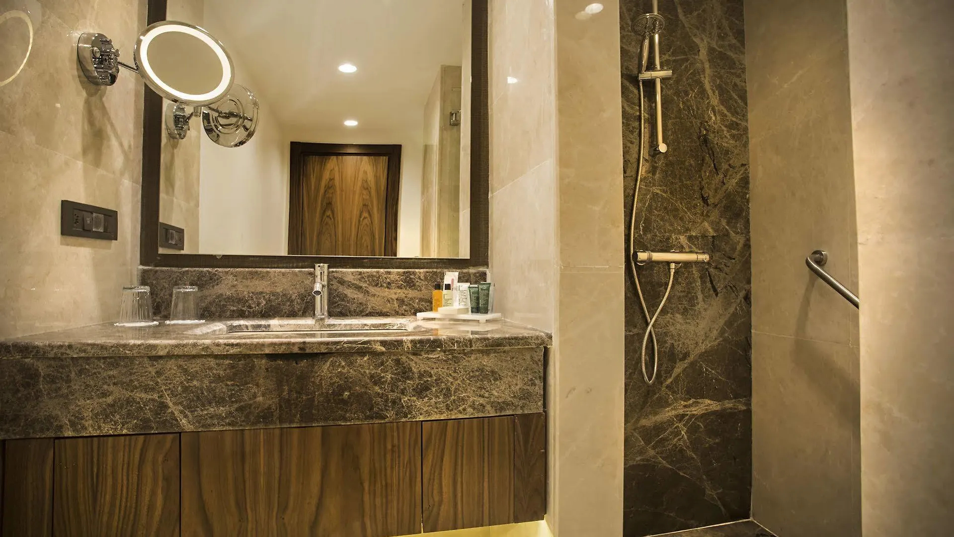 Hotel Ramada By Wyndham Istanbul Florya Türkei